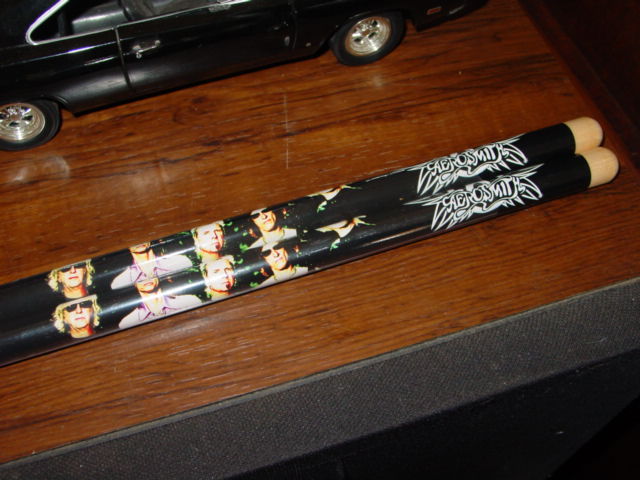 AEROSMITH ROCK & ROLL DRUM STICK DRUMSTICK SET BACK IN THE SADDLE -NICE
