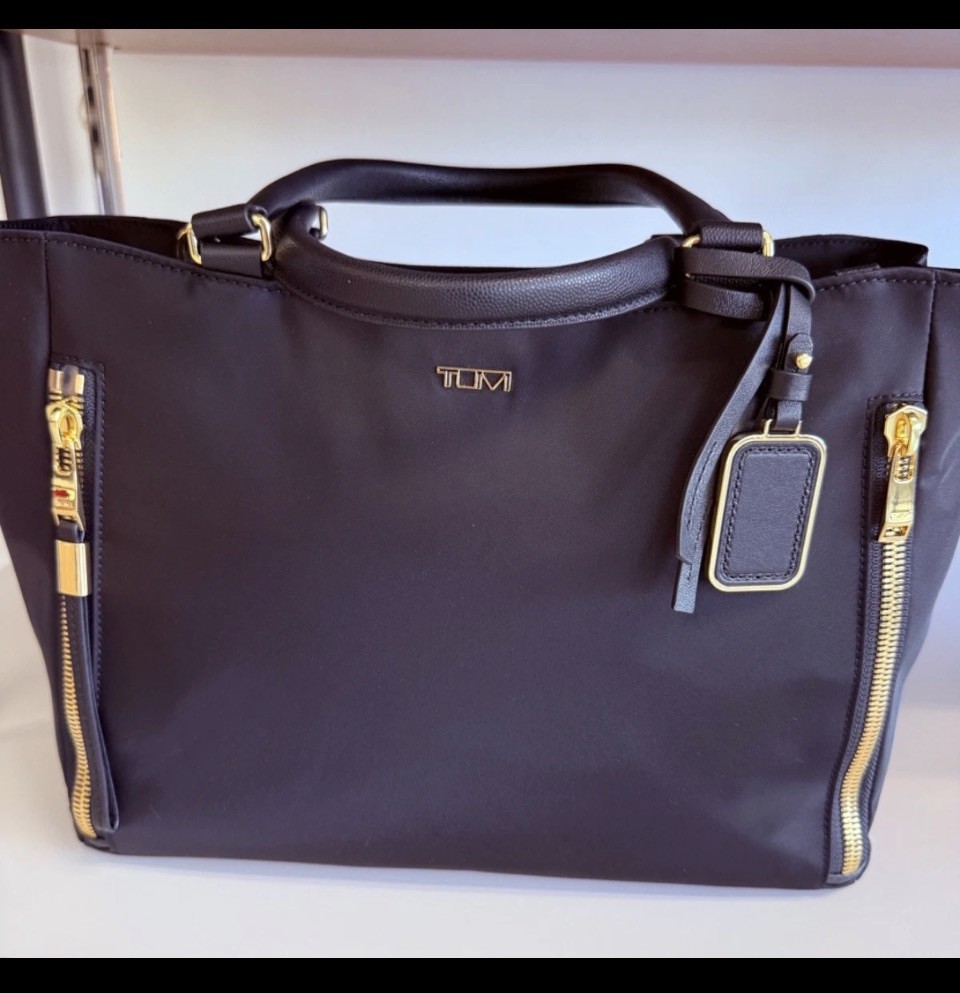 NEW Tumi Voyageur VALETTA MEDIUM Tote Laptop Carryall Bag - BLACK with GOLD NEW Tumi Voyageur VALETTA MEDIUM Tote Laptop Carryall Bag - BLACK with GOLD