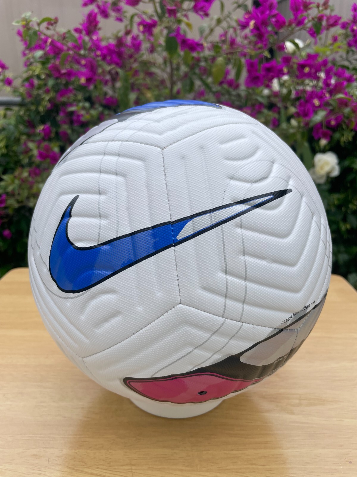 Nike National Women\'s Soccer League  Academy Soccer Ball Size 5  2024- 25
