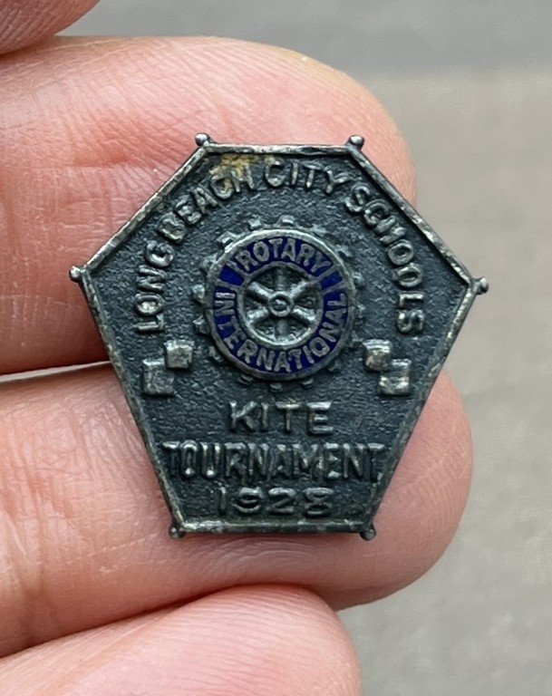 1928 Long Beach City Schools Kite Tournament Pin CA NY? Screw Back 3/4\