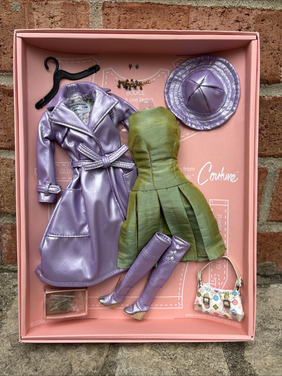2004 Dressmaker Details Couture April Showers #529 Fashion RARE NRFB