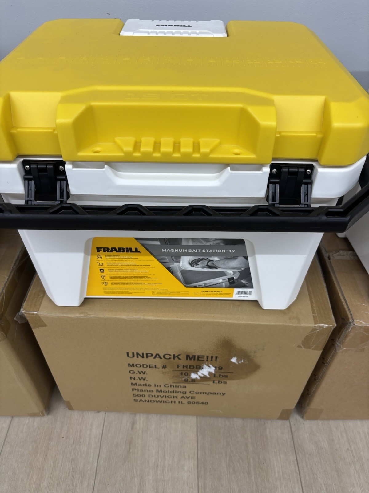 Frabill 19 Quart Magnum Bait Station FRBBA219 Frabill 19 Quart Magnum Bait Station FRBBA219