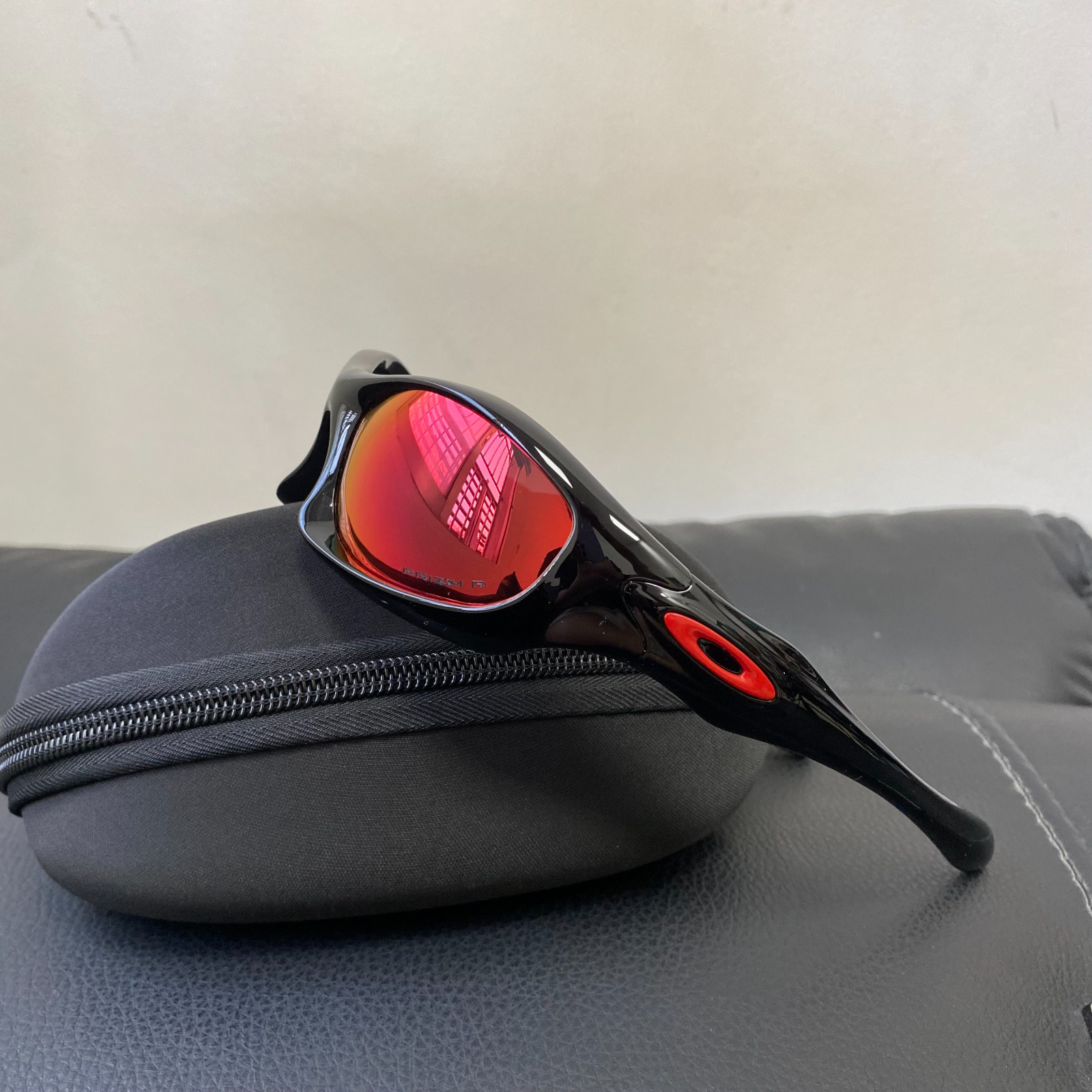 Vintage Oakley Monster Dog 00s Prizm Sunglasses Red Lens Gloss Black Frame Vintage Oakley Monster Dog 00s Prizm Sunglasses Red Lens Gloss Black Frame