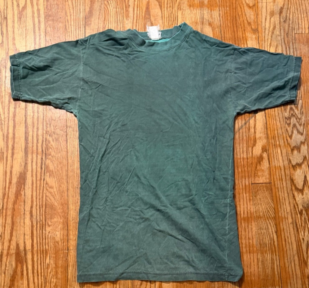 Vintage Faded Dark Green Blank T-Shirt Distressed Grunge Boxy Unbranded Tee Vintage Faded Dark Green Blank T-Shirt Distressed Grunge Boxy Unbranded Tee
