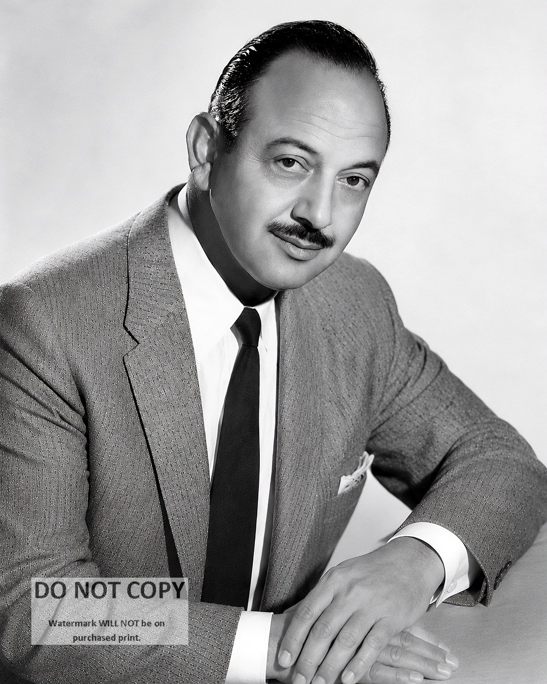 MEL BLANC LEGENDARY VOICE AND COMIC ACTOR - 8X10 PUBLICITY PHOTO (AB-012)