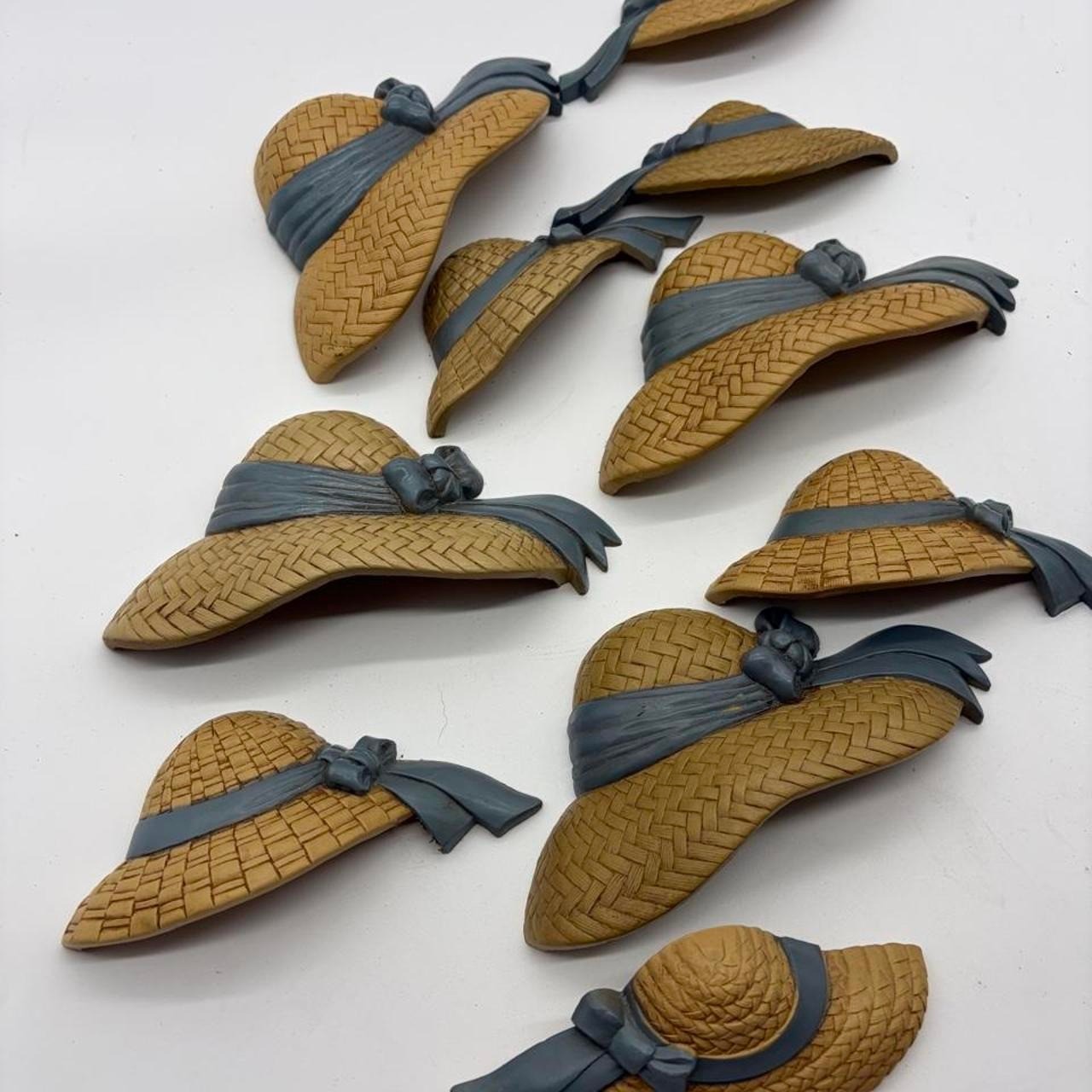 vintage 1980s molded plastic straw hats /sun bonnet wall hanging decor plaques vintage 1980s molded plastic straw hats /sun bonnet wall hanging decor plaques