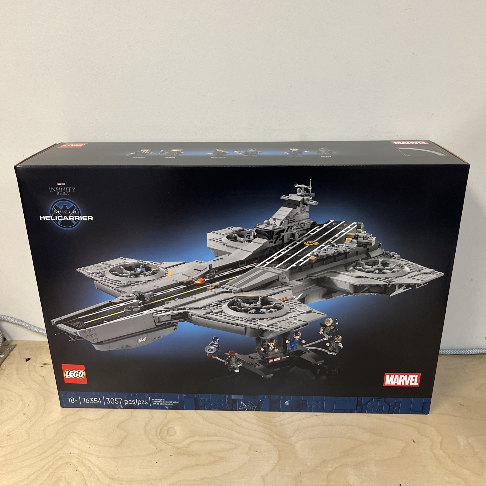 LEGO® Super Heroes S.H.I.E.L.D. Helicarrier 76354 LEGO® Super Heroes S.H.I.E.L.D. Helicarrier 76354