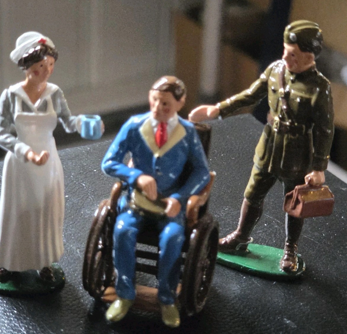 Britains Premier 41027 WWI Hospital Wheelchair 4 Piece Set NIB MINT