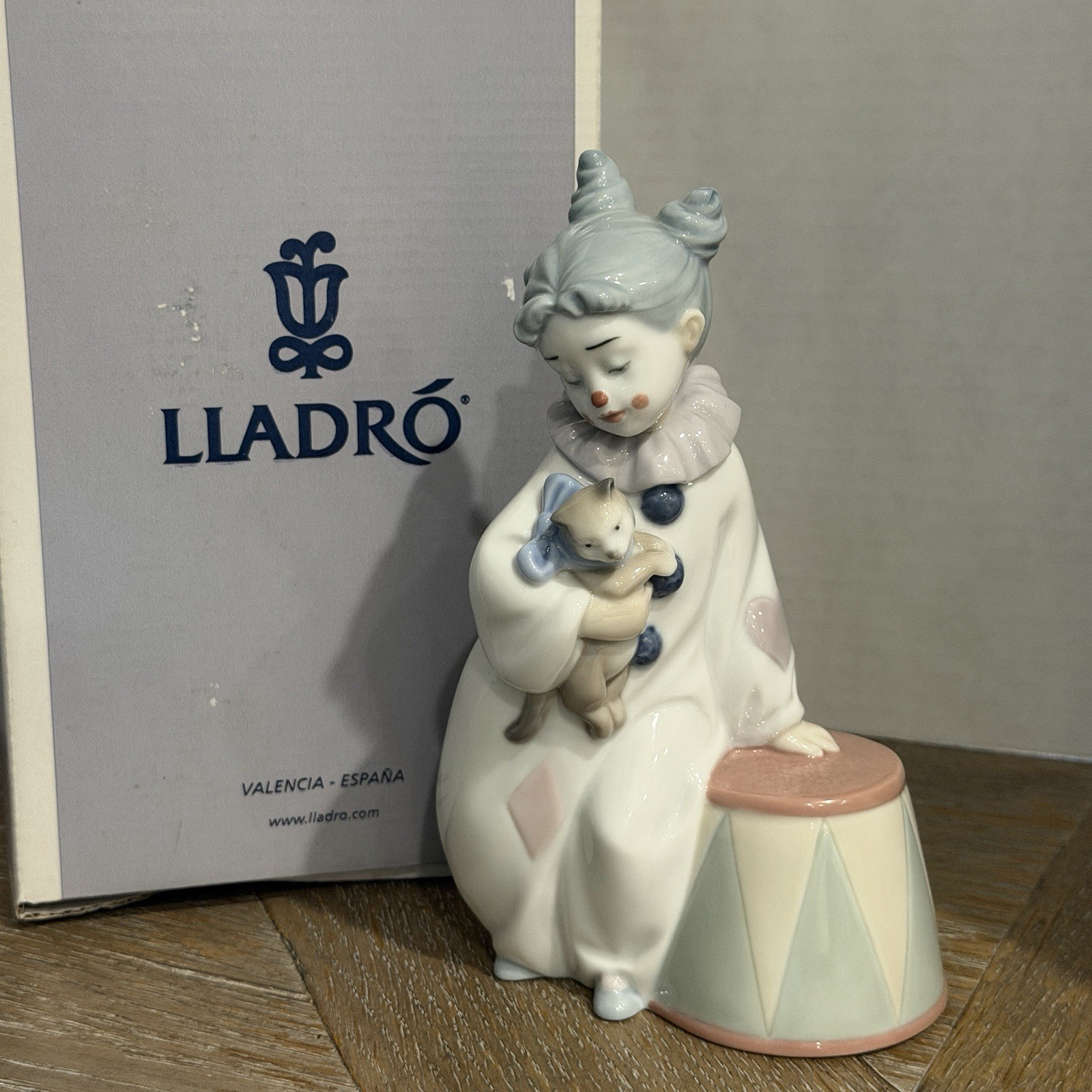 Lladro Little Tamer #8093 Clown with Cat - Mint With Box Lladro Little Tamer #8093 Clown with Cat - Mint With Box