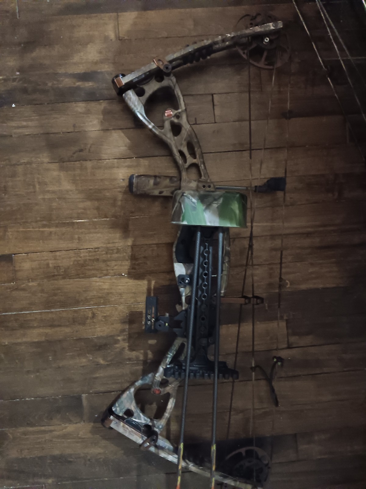 Used Hoyt Rampage XT RH PKG 70lbs