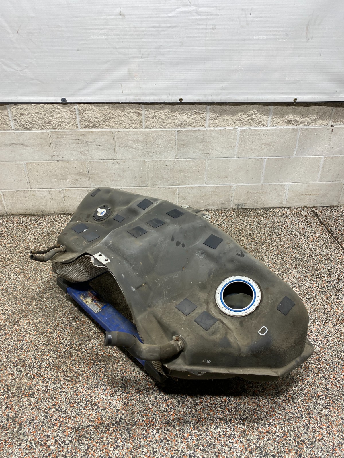 2009 NISSAN GTR R35 OEM GAS FUEL TANK ASSEMBLY REPLACED RECENTLY NICE USED