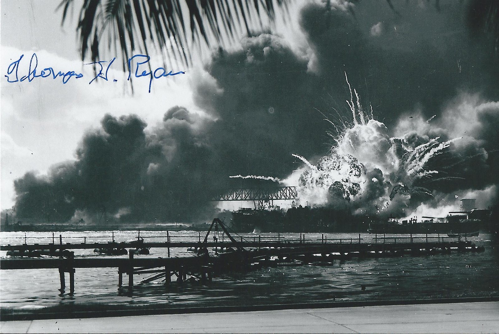 Thomas Ryan signed 4x6 photo WW II Pearl Harbor Survivor  USS Pyro COA LOOK
