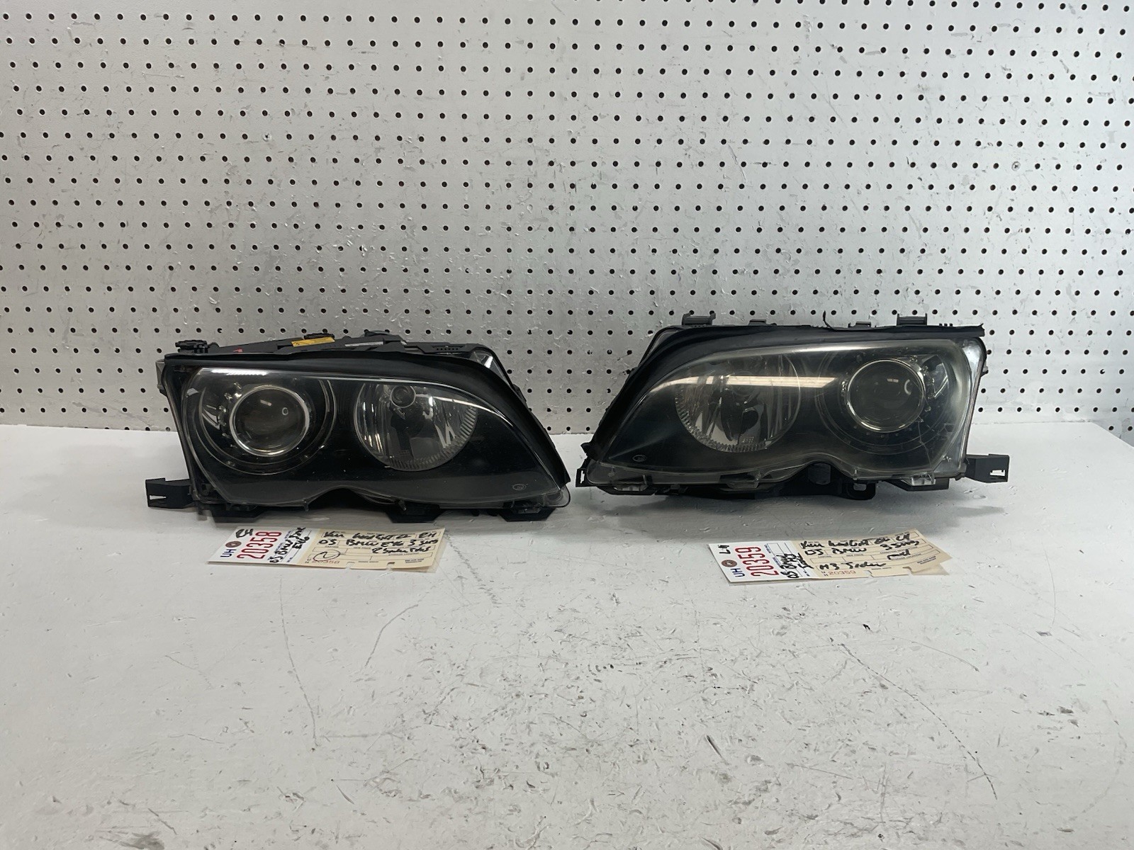 2001 2005 BMW 320i 325i 330i 3 SERIES SEDAN XENON HEADLIGHT PAIR OEM