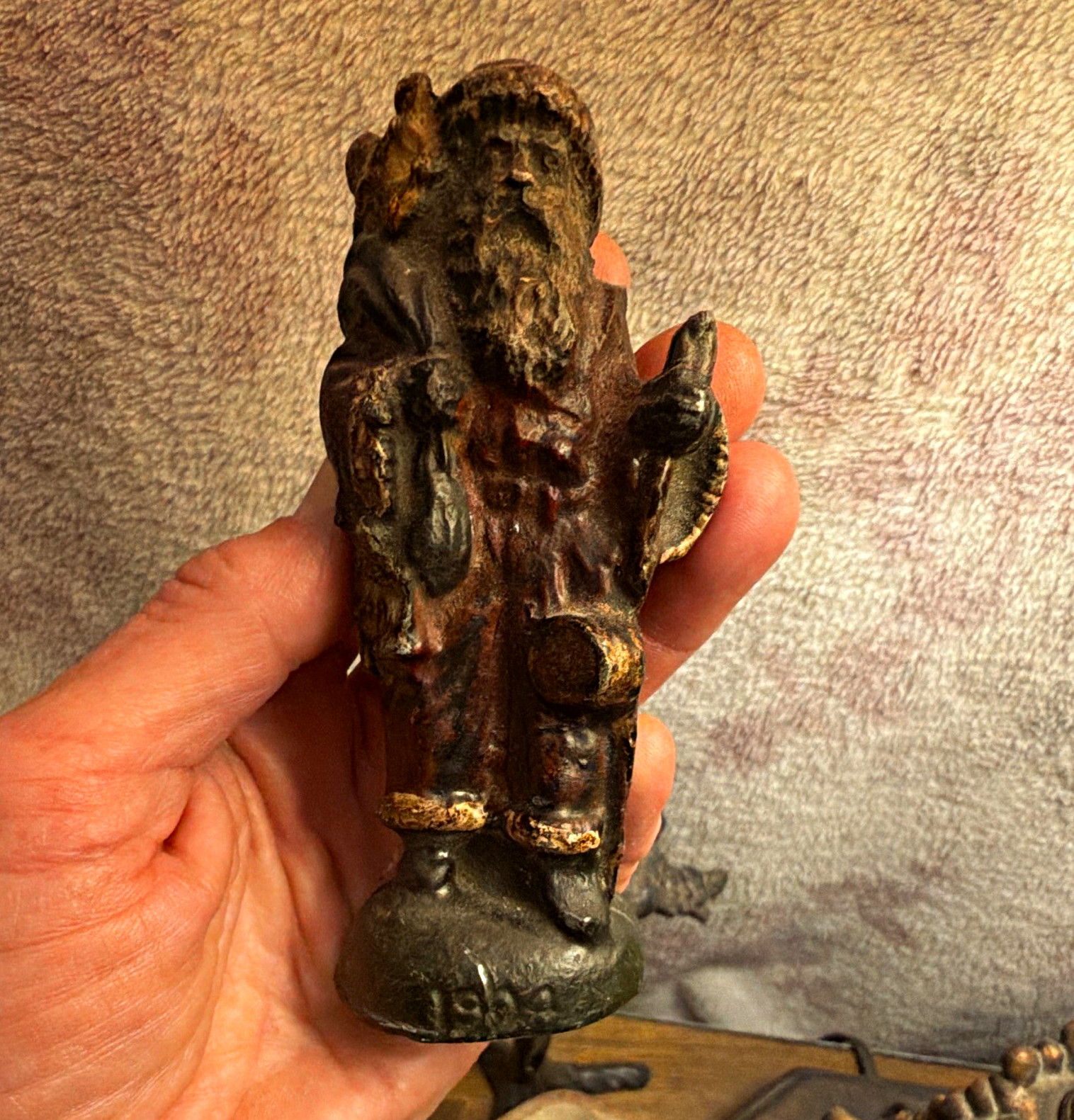 Cast Metal Santa Claus Figurine Statue, Antique Finish, 1904, Christmas Decor Cast Metal Santa Claus Figurine Statue, Antique Finish, 1904, Christmas Decor