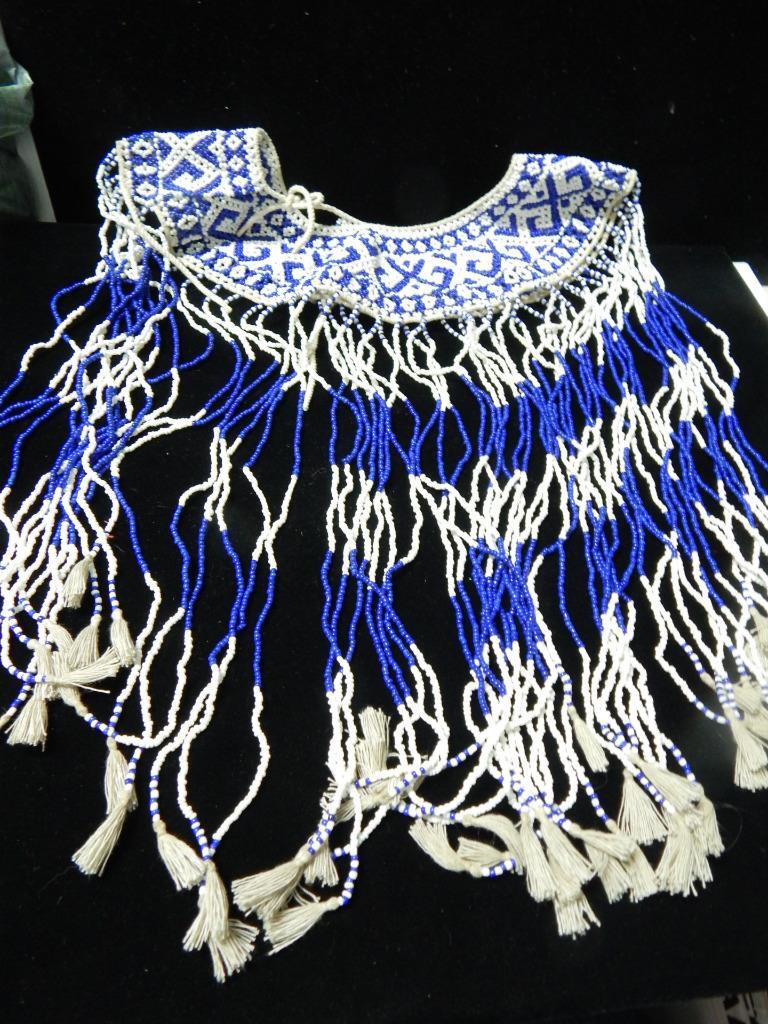 ANTIQUE MOHAVE INDIAN WIDE NET BEADED YOKE COLLAR  CLSC BLUE/WHITE XLONG DROPS