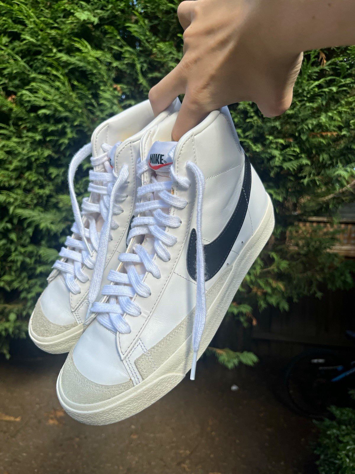 nike blazers women’s 8.5