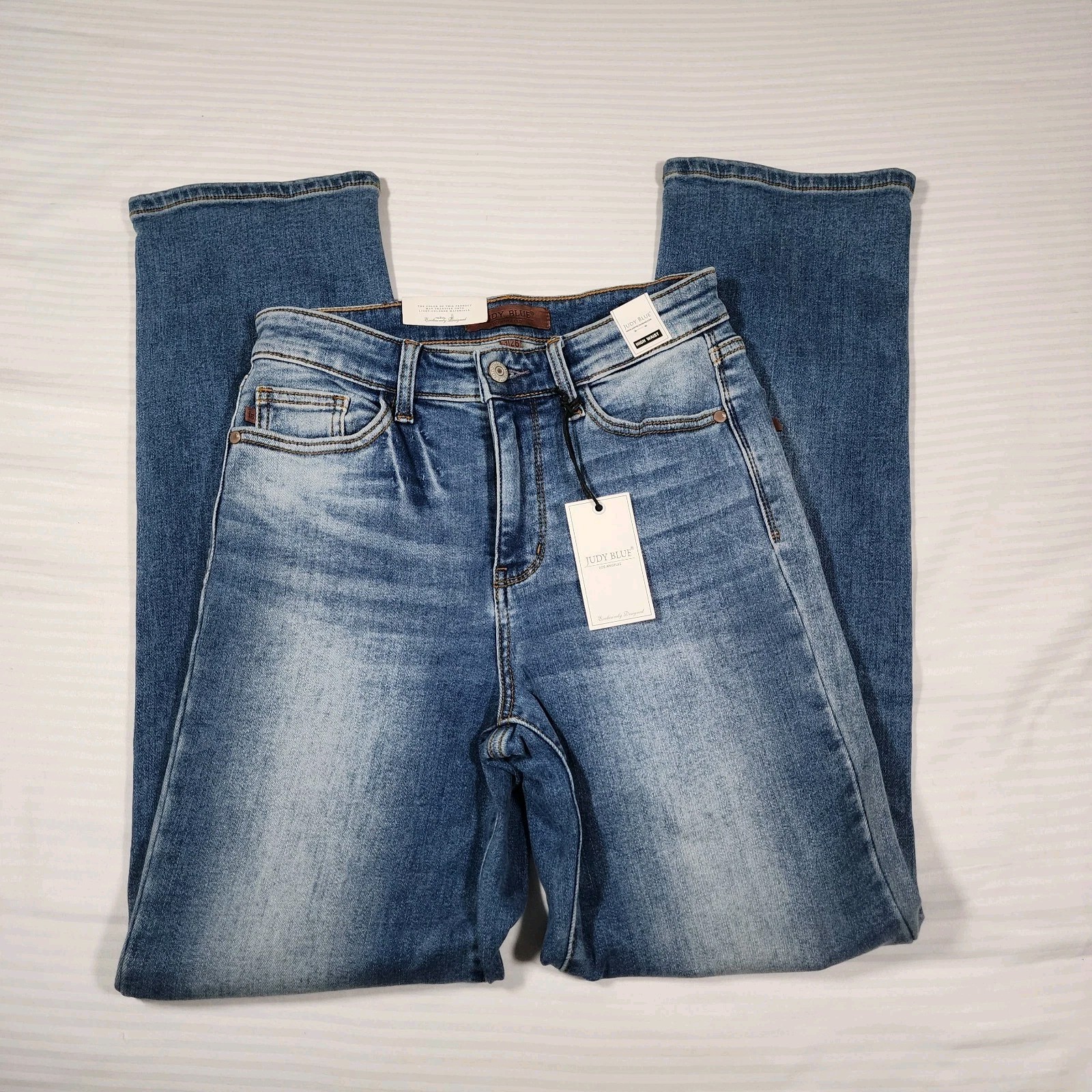 New Judy Blue Jeans Women\'s 3/26 Blue Straight Fit Medium Wash Stretch JB82632MD