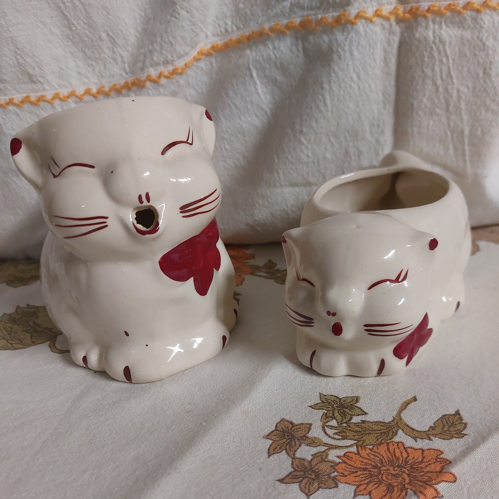 Vintage 1940s Shawnee Pottery Puss N Boots Cat Sugar Bowl & Creamer Pitcher Vintage 1940s Shawnee Pottery Puss N Boots Cat Sugar Bowl & Creamer Pitcher