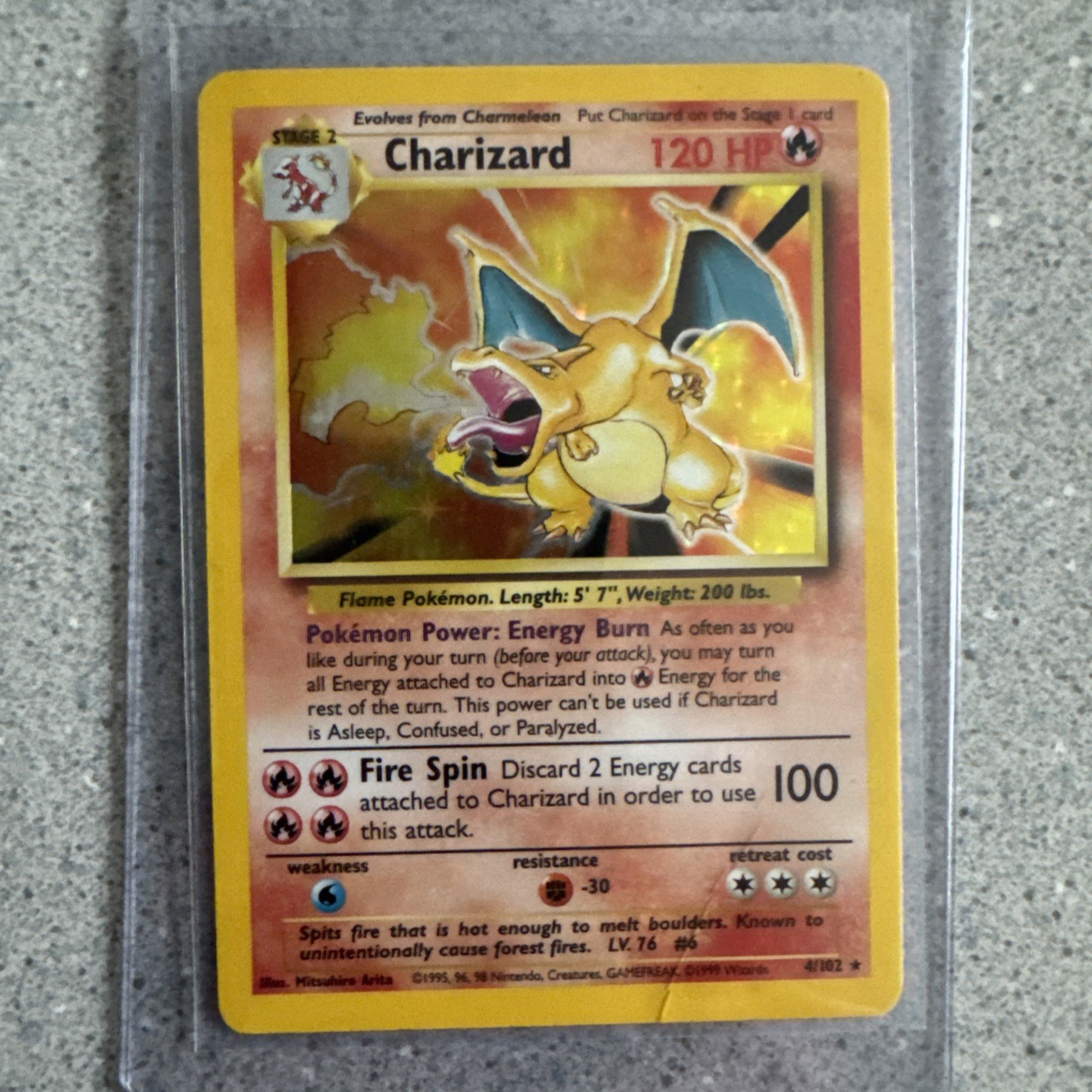 Pokémon TCG Base Set Unlimited Charizard Holo 4/102 MP