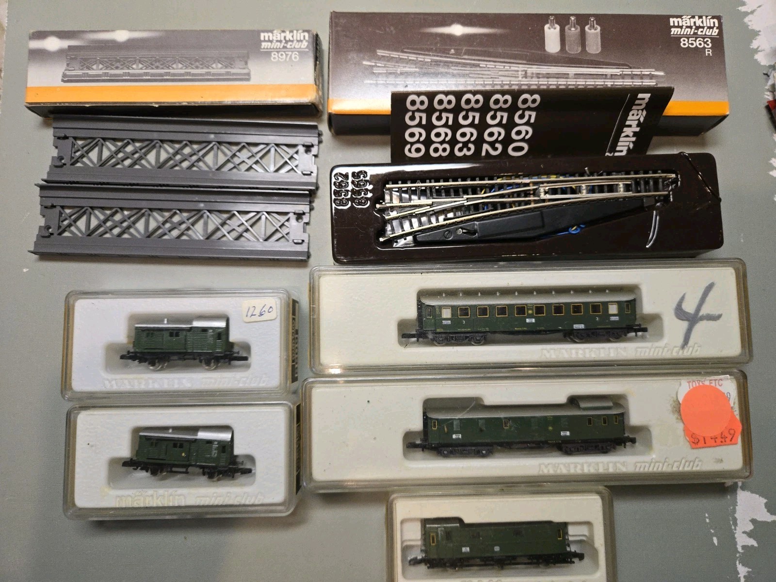 7 Vintage Marklin Z-Scale Mini-Club,German Federal Railroad Cars,Track,Bridge 7 Vintage Marklin Z-Scale Mini-Club,German Federal Railroad Cars,Track,Bridge