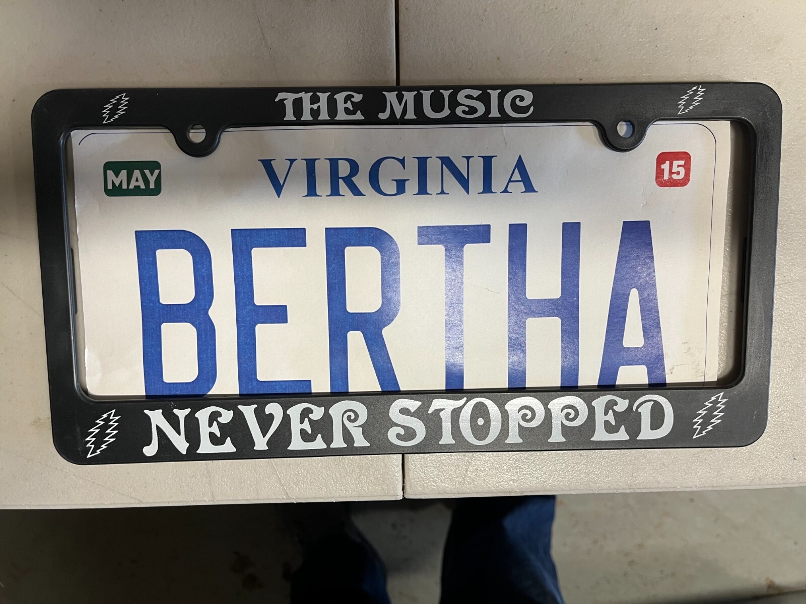 Grateful Dead license plate frame : THE MUSIC NEVER STOPPED