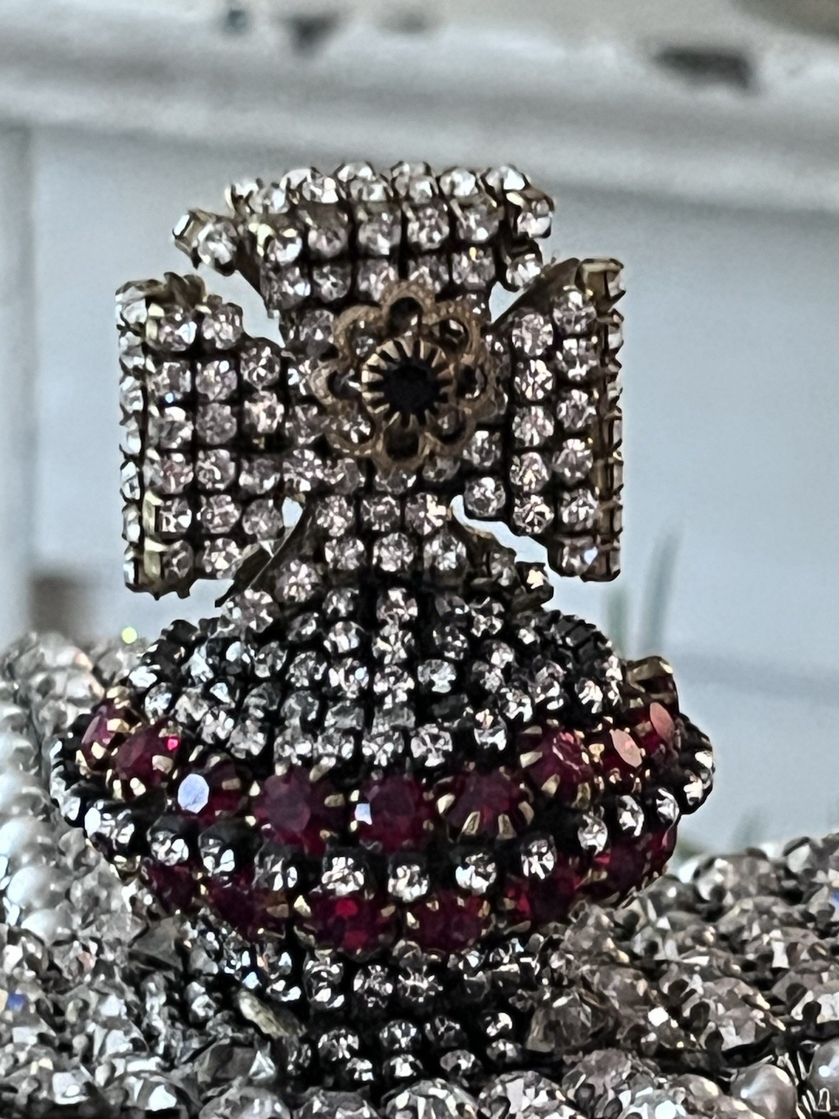 Vintage Royal Crown Museum Rare Prong Set 1000+ Jewels Rhinestones STUNNING