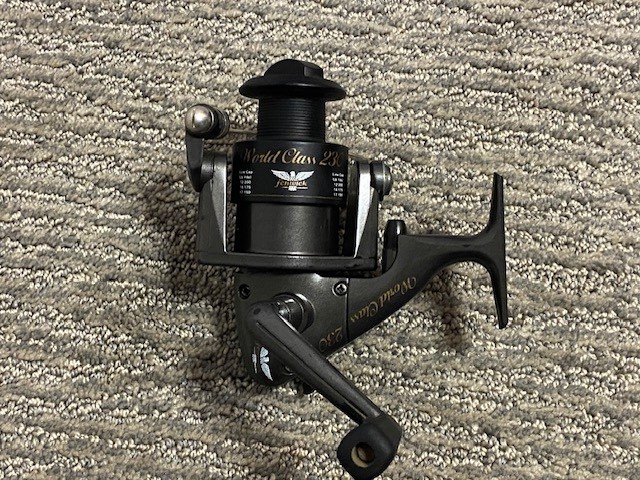 Vintage Fenwick World Class 230 Spinning Reel