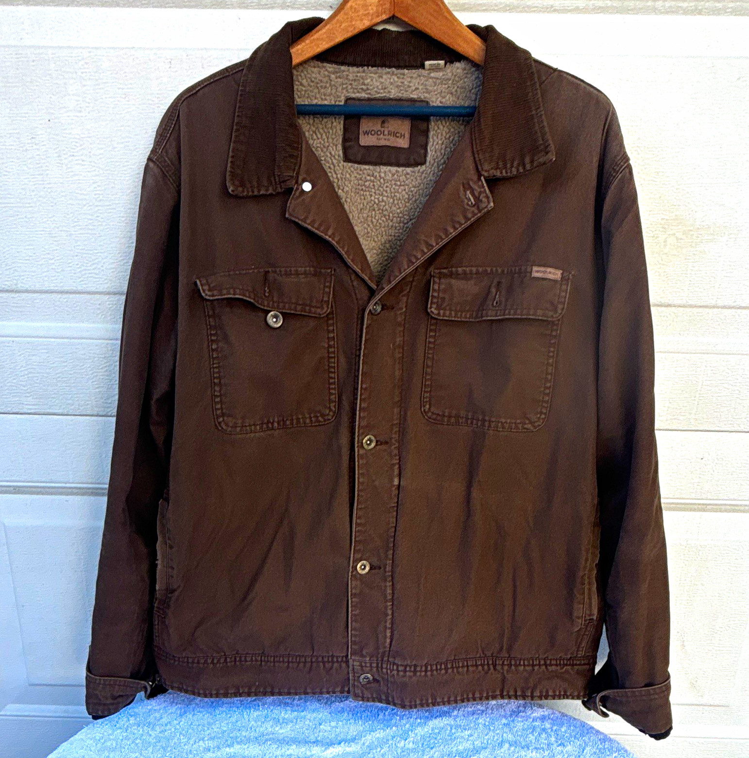Woolrich Men\'s Brown Sherpa Lined Button Jacket Cotton Shell Pockets XL Woolrich Men\'s Brown Sherpa Lined Button Jacket Cotton Shell Pockets XL