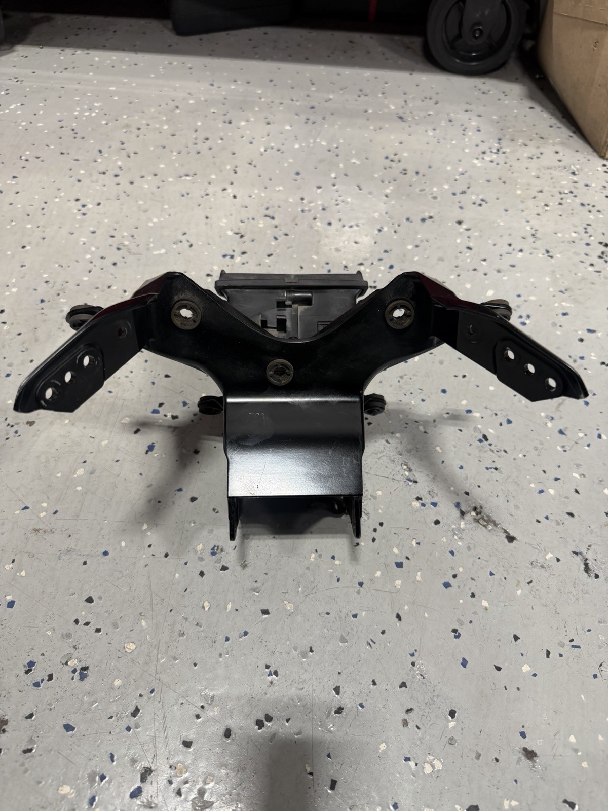 2008-2016 Yamaha YZF-R6 OEM Front Cowl Stay Fairing Bracket Headlight Stay OEM 2008-2016 Yamaha YZF-R6 OEM Front Cowl Stay Fairing Bracket Headlight Stay OEM
