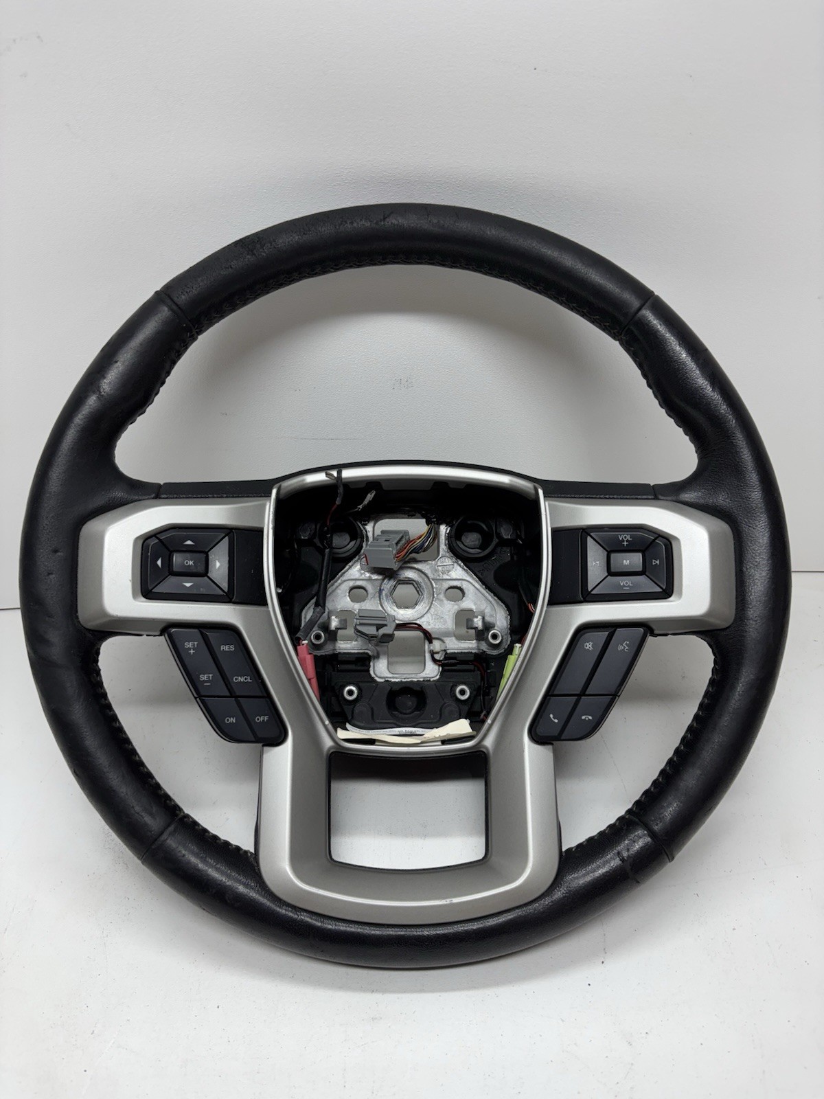 2017-2020 Ford F250 F-350 F-450 Super Duty Steering Wheel Assembly Black OEM 2017-2020 Ford F250 F-350 F-450 Super Duty Steering Wheel Assembly Black OEM