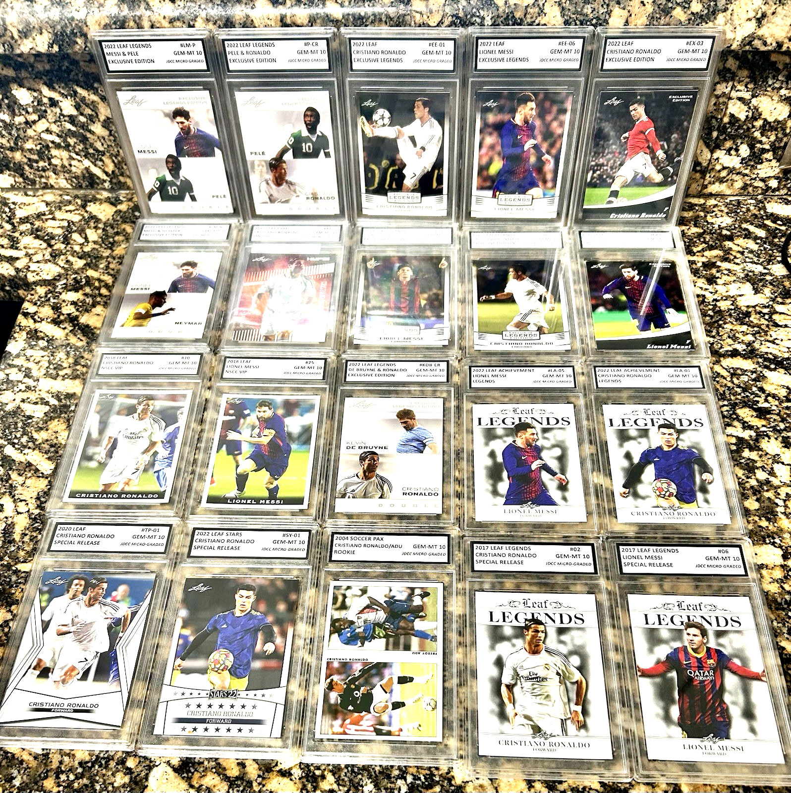 25 Card Lot 2004-22 LIONEL MESSI/PELE/RONALDO/YAMAL Rookie GRADED GEM-MT 10