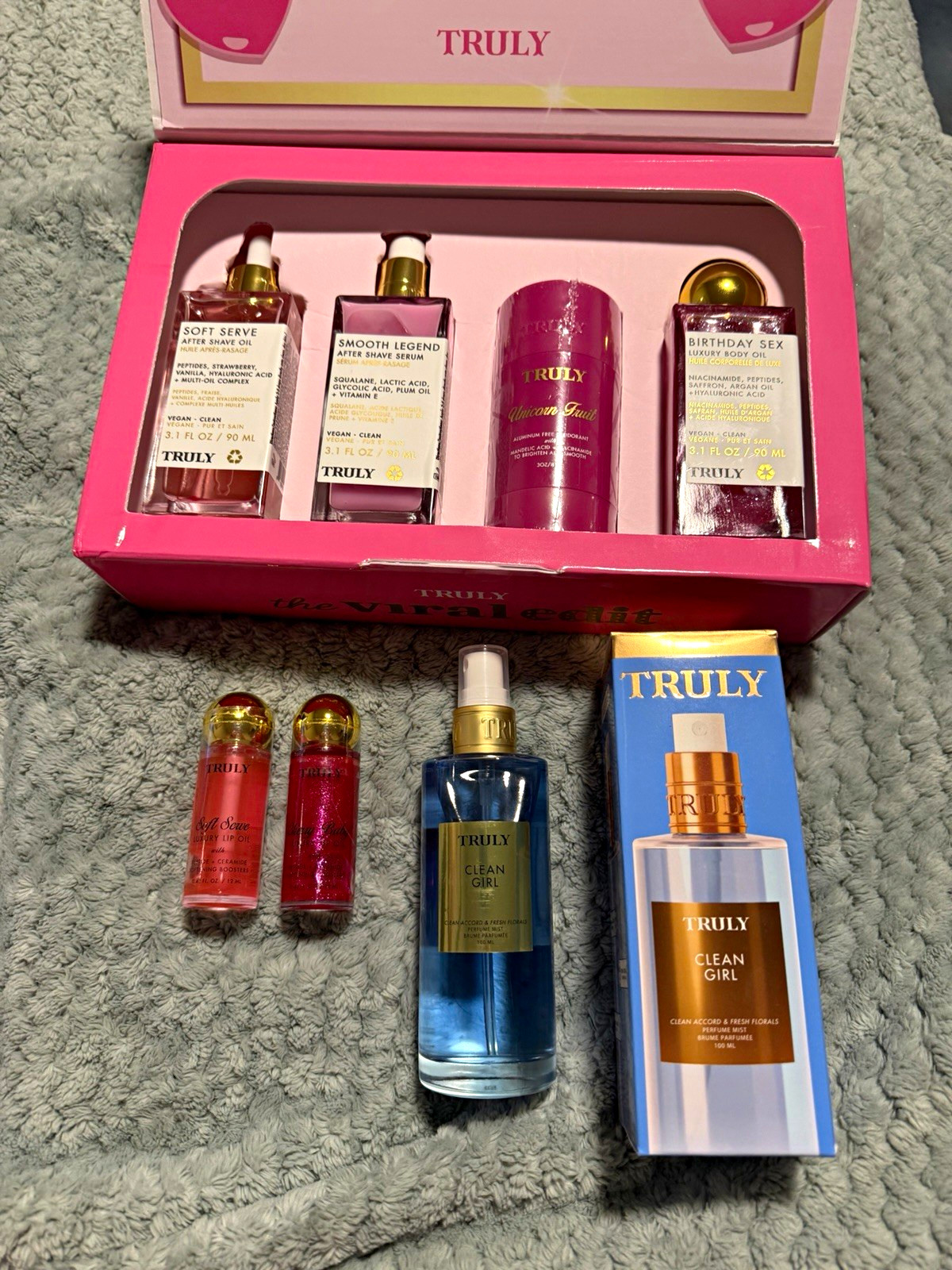 Truly The Viral Edit Vol. 1 Set Clean Girl Mist + Serum + Body/Lip Oil + Deo Truly The Viral Edit Vol. 1 Set Clean Girl Mist + Serum + Body/Lip Oil + Deo