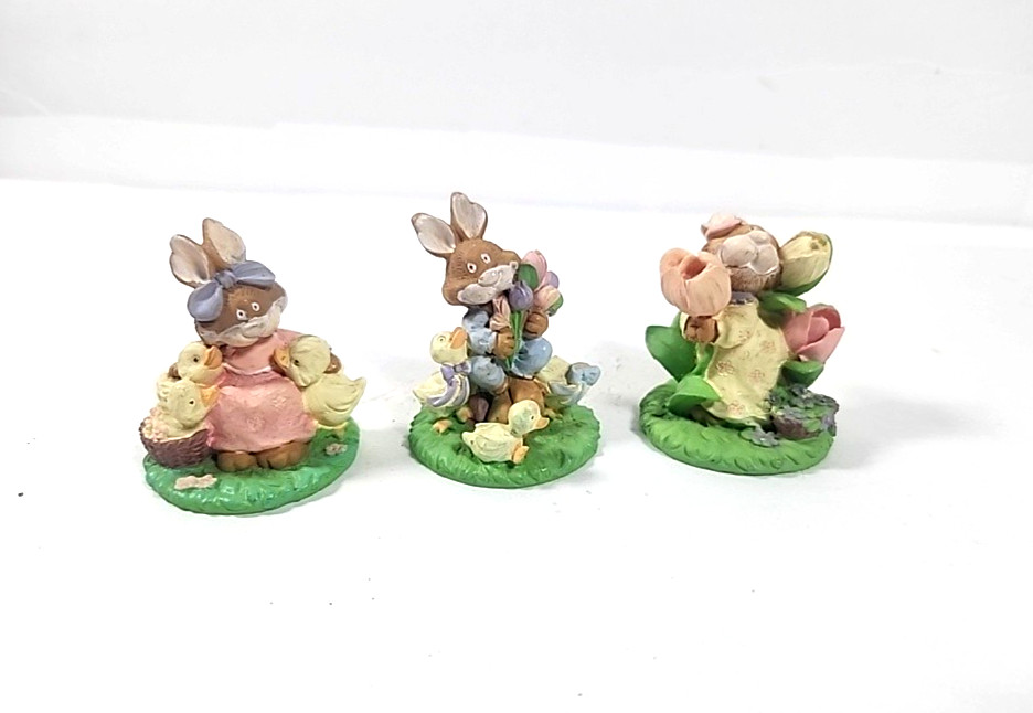 Vintage Russ Berrie Snugglebumps Easter Bunny Rabbit Figurines Resin Spring_BM