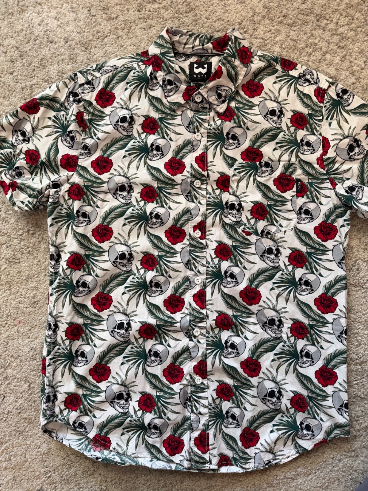 WXYZ Men\'s Short Sleeve Button Up Shirt– Medium, Skull And Roses Print WXYZ Men\'s Short Sleeve Button Up Shirt– Medium, Skull And Roses Print