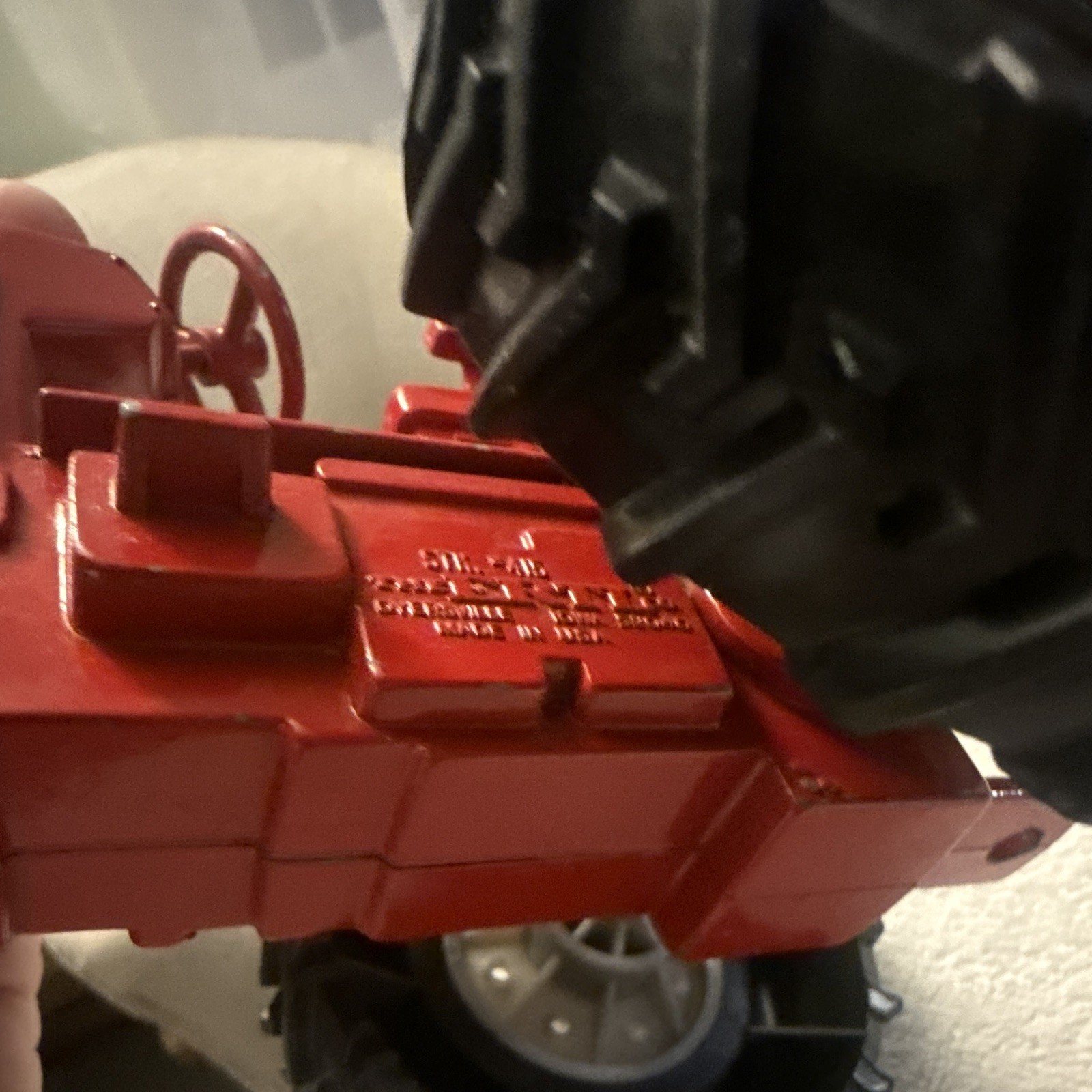 vintage ERTL 1/16 scale International Harvester die-cast toy tractor