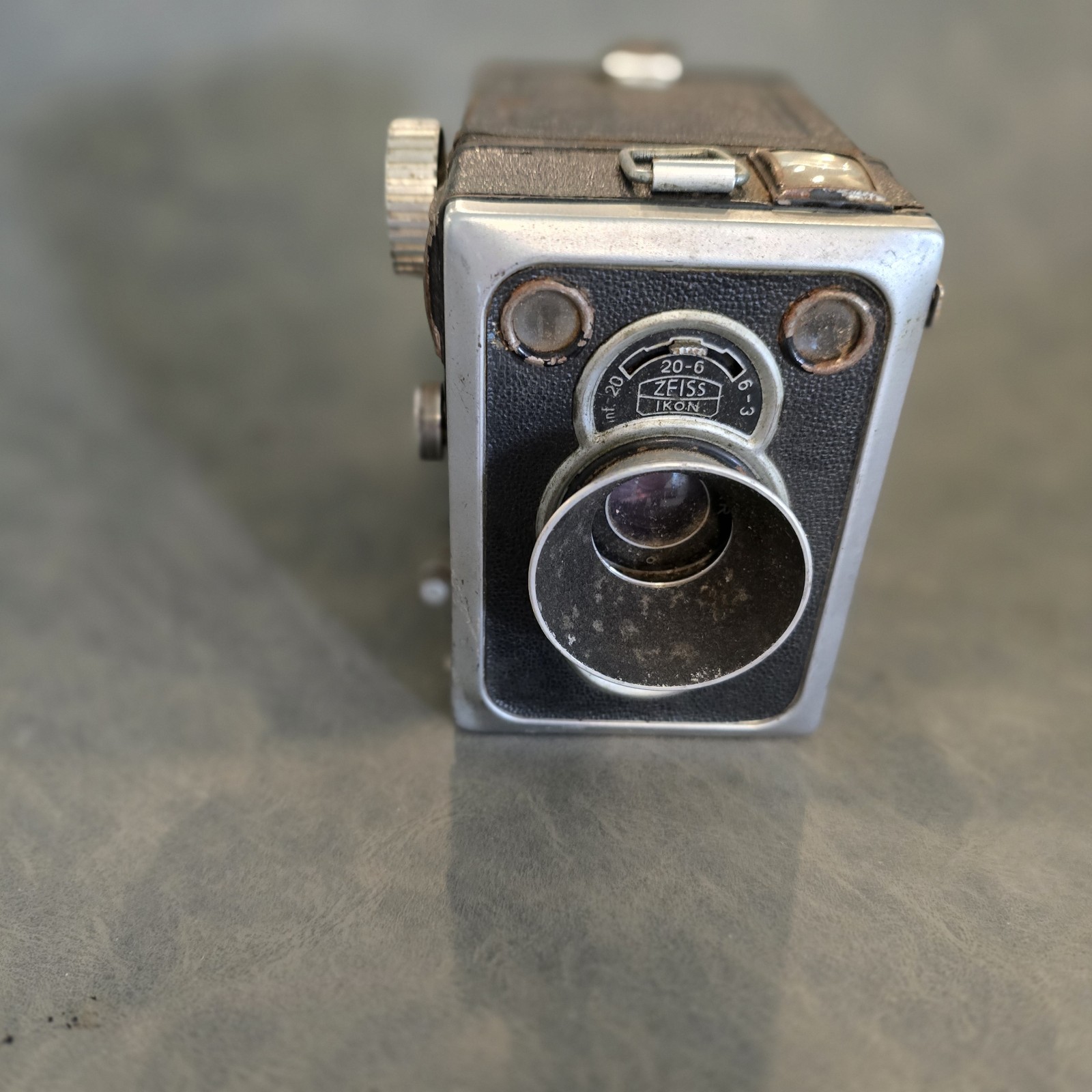 Vintage Zeiss Lkon Box Tengor Camera With A Frontier Lens Vintage Zeiss Lkon Box Tengor Camera With A Frontier Lens