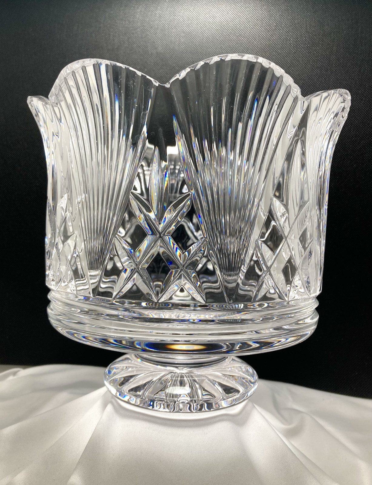 Vtg Waterford Crystal Strongbow Castle Center Pedestal Bowl Cut Glass 7.25\