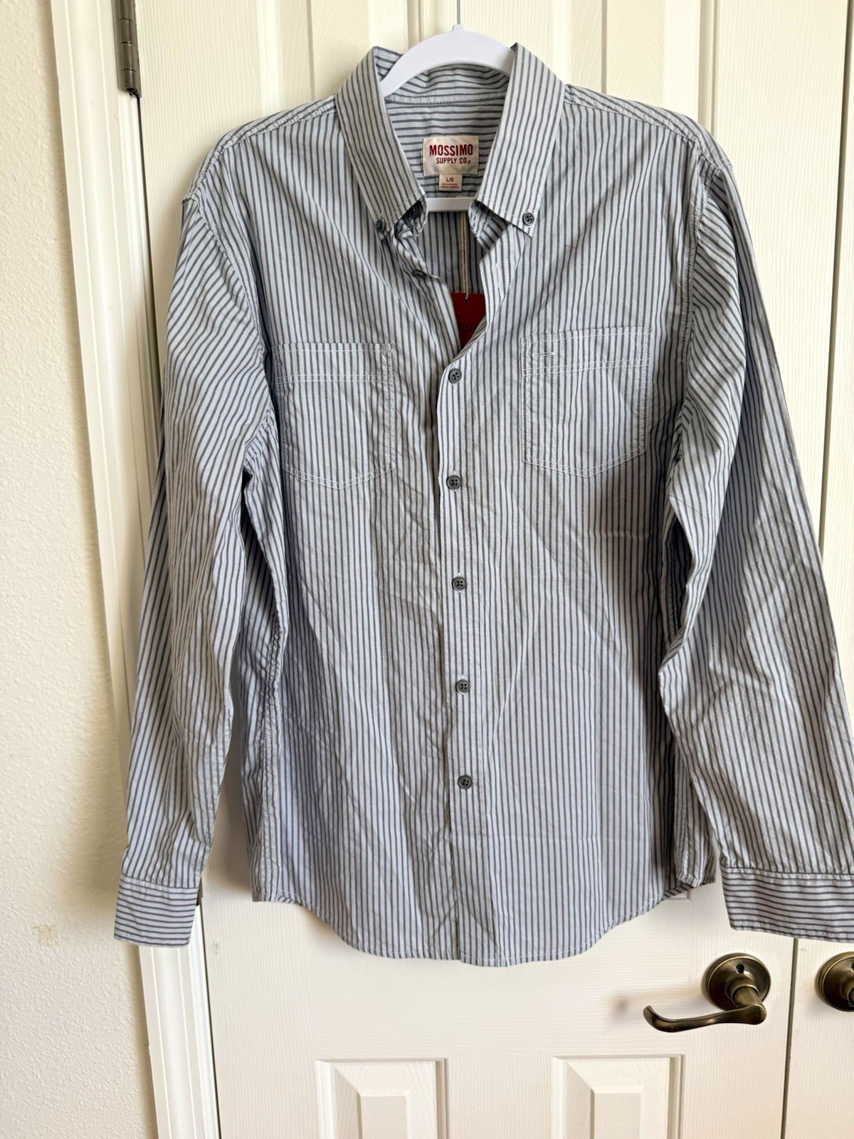 Mossimo Supply Co. New Men\'s M Gray White Striped Button-Down Pockets