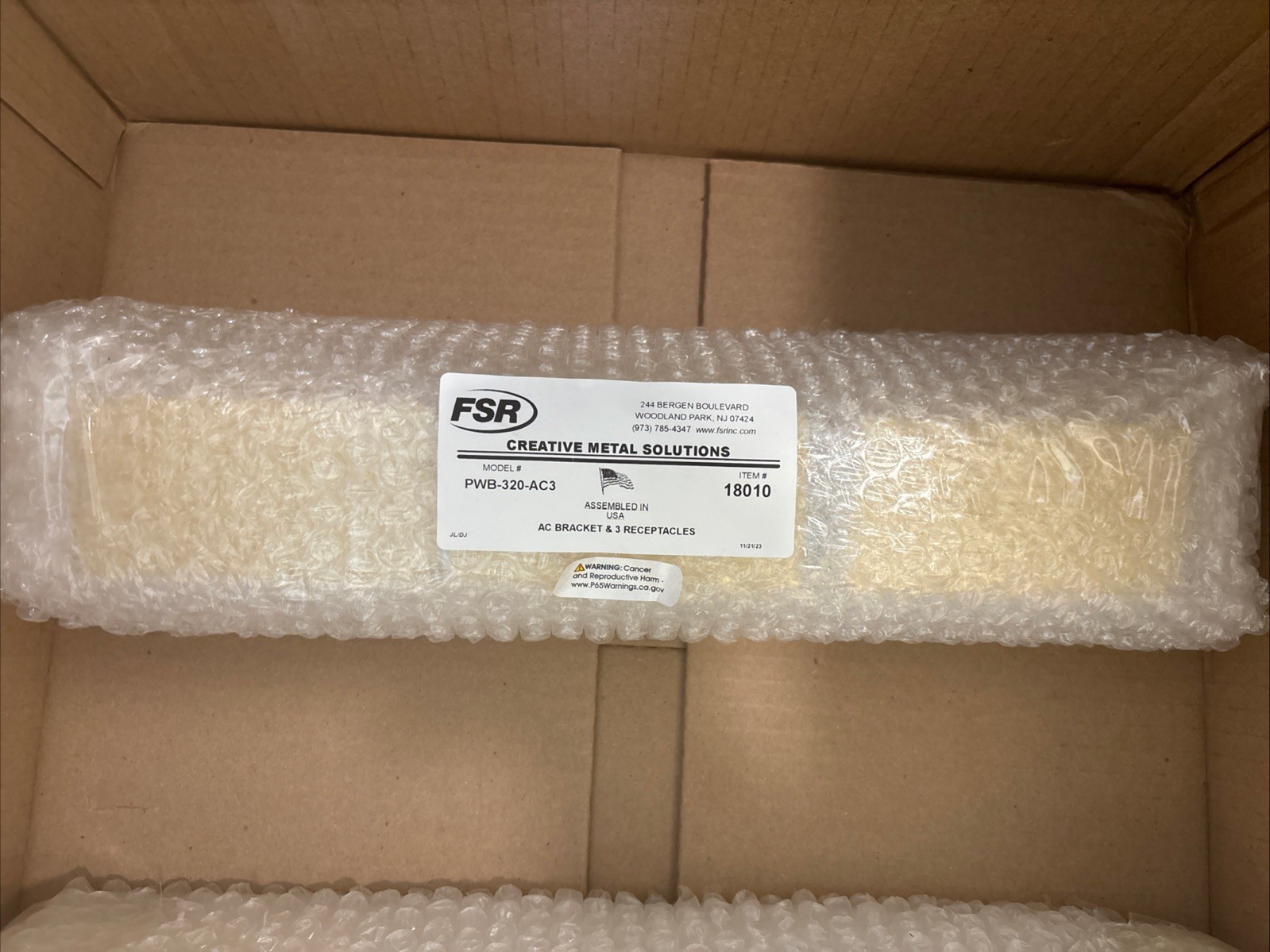 FSR PWB-320-AC3 Bracket with 3 15A SpikeShield duplex outlets for 4\ FSR PWB-320-AC3 Bracket with 3 15A SpikeShield duplex outlets for 4\