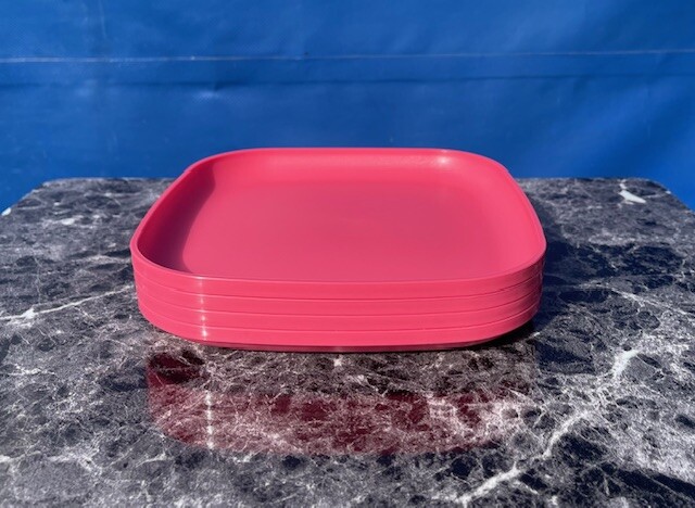 New Set 4 Tupperware Luncheon Plates 8” Square Raised Sides Differents Color New Set 4 Tupperware Luncheon Plates 8” Square Raised Sides Differents Color