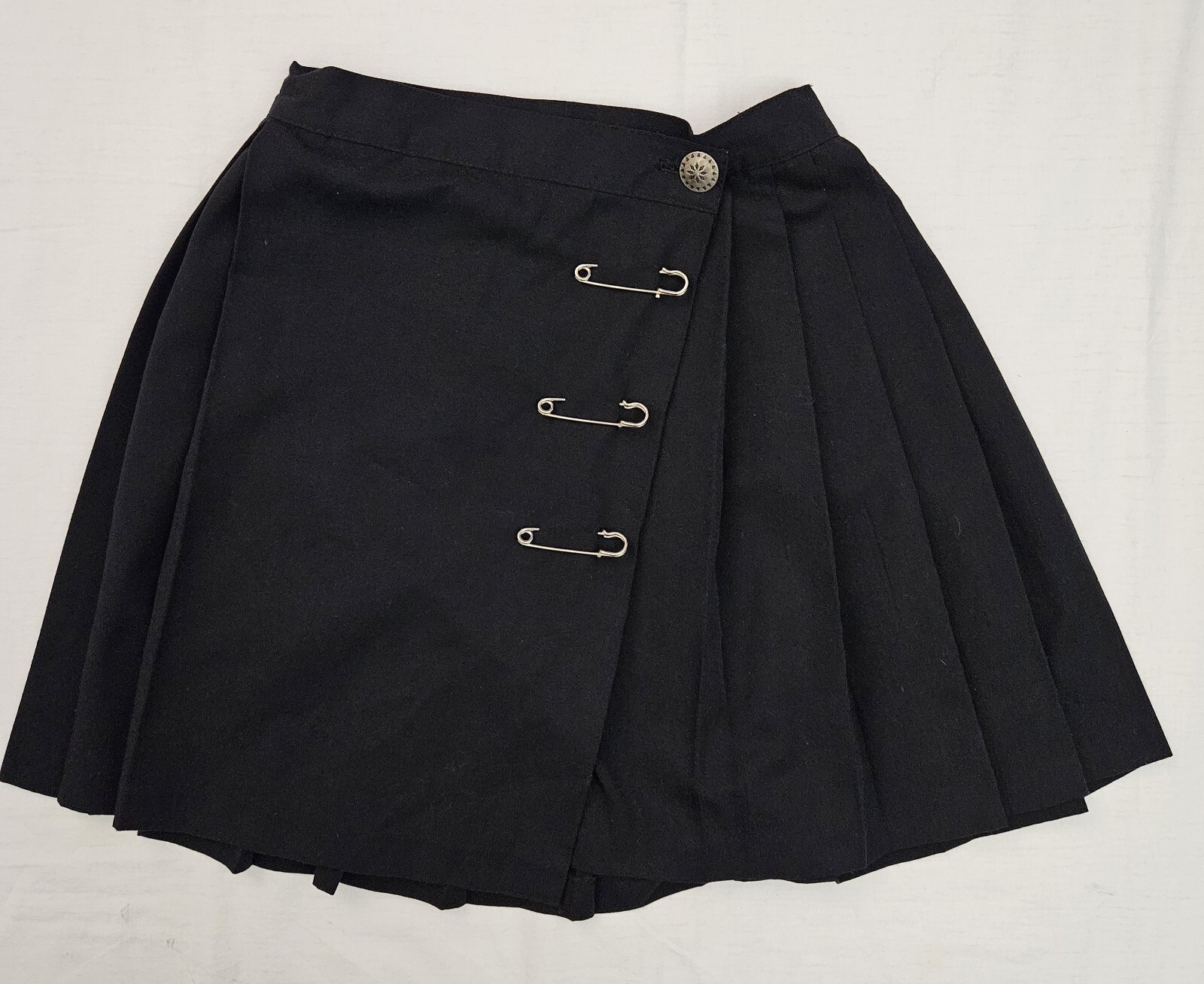 VTG Star CCC City Clothing Co. Pleated Skirt Customized w/ Safety Pins Cosplay VTG Star CCC City Clothing Co. Pleated Skirt Customized w/ Safety Pins Cosplay