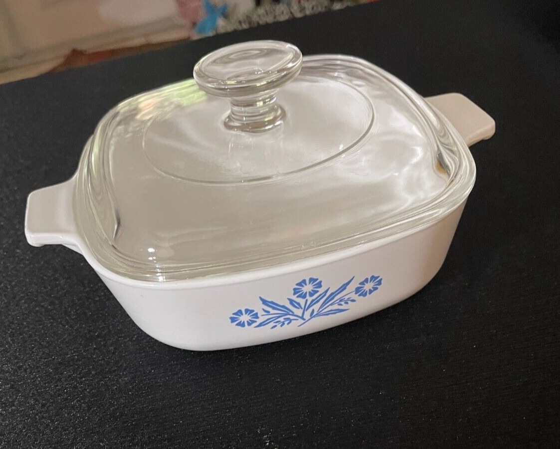 Vtg 1961-1966 Corning Ware Blue Cornflower 1 Qt casserole w/lid Stamped P-1-B 