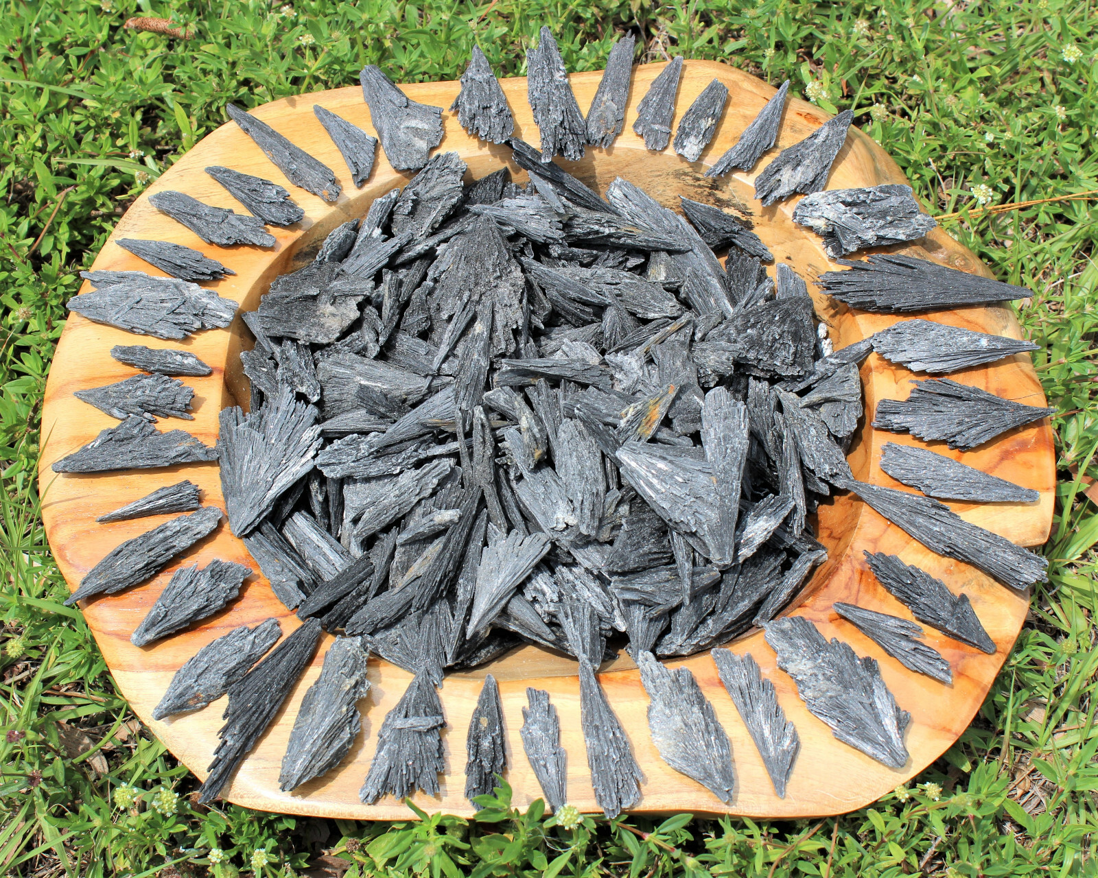 4 oz Black Kyanite Blades (Natural Kyanite Crystals, Kyanite Blade, Fan) 1/4 lb