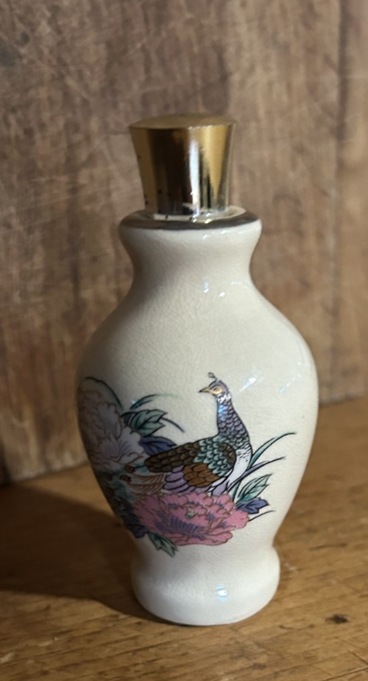 Vintage Perfume Bottle “Maui Rain” by EDWARD BELL Hawaiian Classic 1.25oz Vintage Perfume Bottle “Maui Rain” by EDWARD BELL Hawaiian Classic 1.25oz
