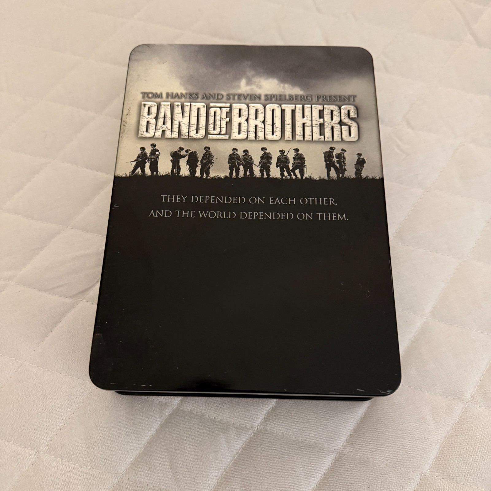 Band of Brothers – HBO DVD 6-Disc Tin Collector’s Edition Steven Spielberg