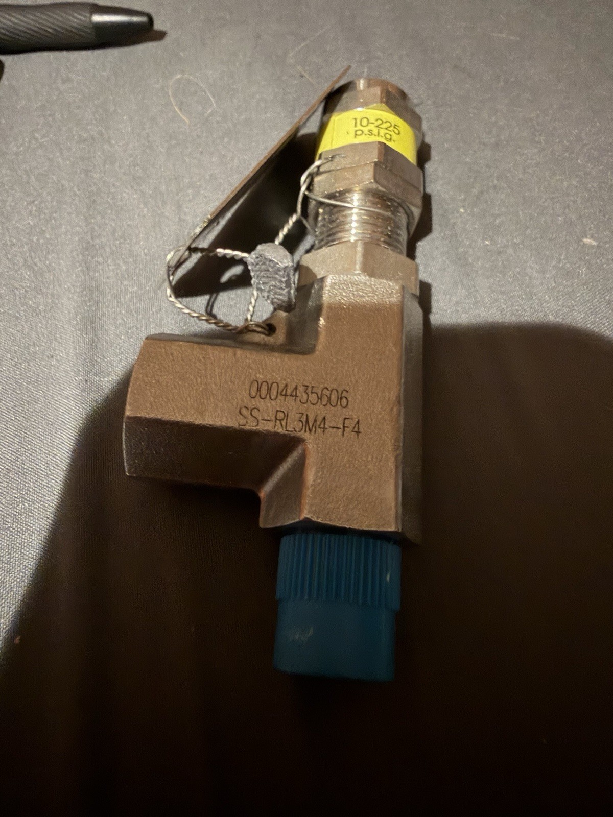 New Swagelok SS-RL3M4-F4 RELIEF VALVE, 1/4\ New Swagelok SS-RL3M4-F4 RELIEF VALVE, 1/4\