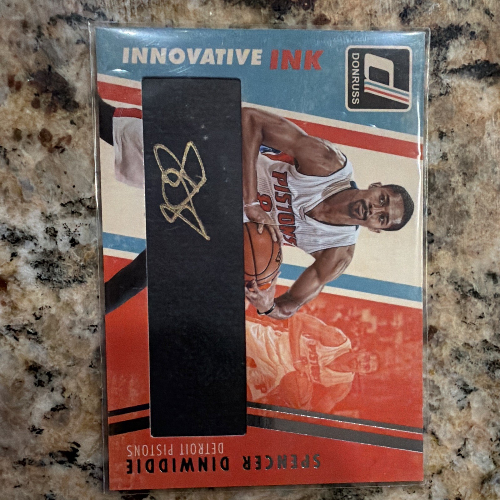 Panini 2015-16 Donruss Innovative Ink Spencer Dinwiddie Auto #33 Pistons Panini 2015-16 Donruss Innovative Ink Spencer Dinwiddie Auto #33 Pistons