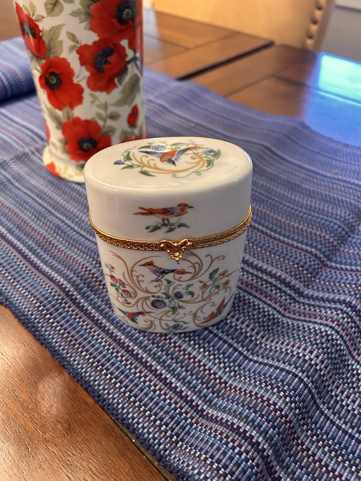 VTG Limoges Castel France Oval Trinket Pill Box Bird Design Gold color Trim