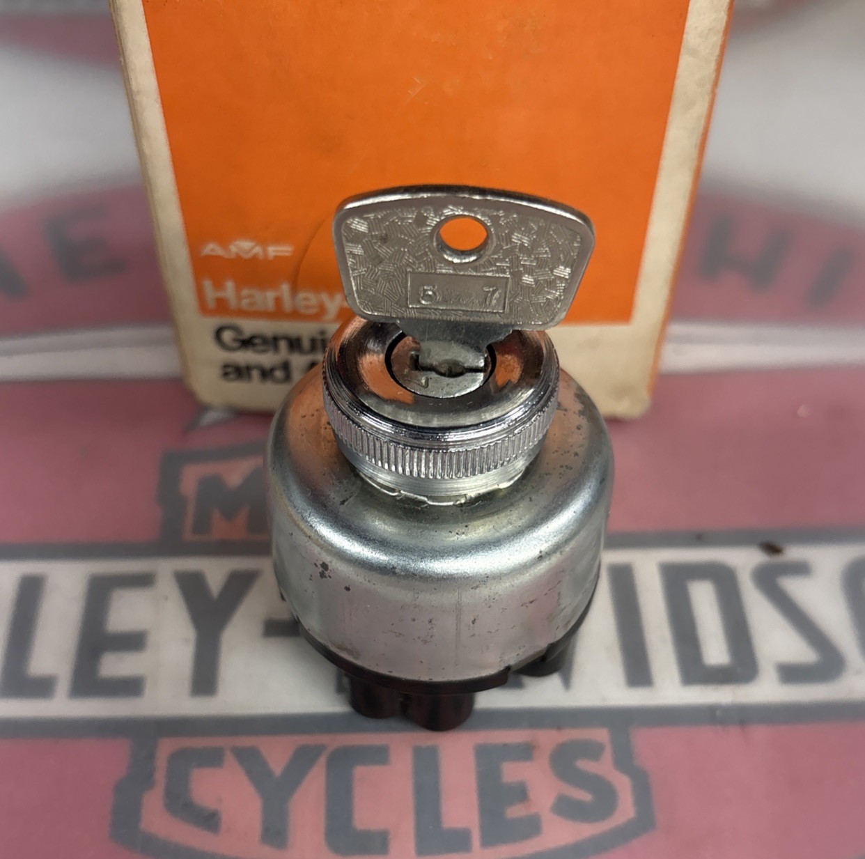 HARLEY AERMACCHI 70-72 Sprint SS SX NOS IGNITION SWITCH with KEY 71500-70P HARLEY AERMACCHI 70-72 Sprint SS SX NOS IGNITION SWITCH with KEY 71500-70P