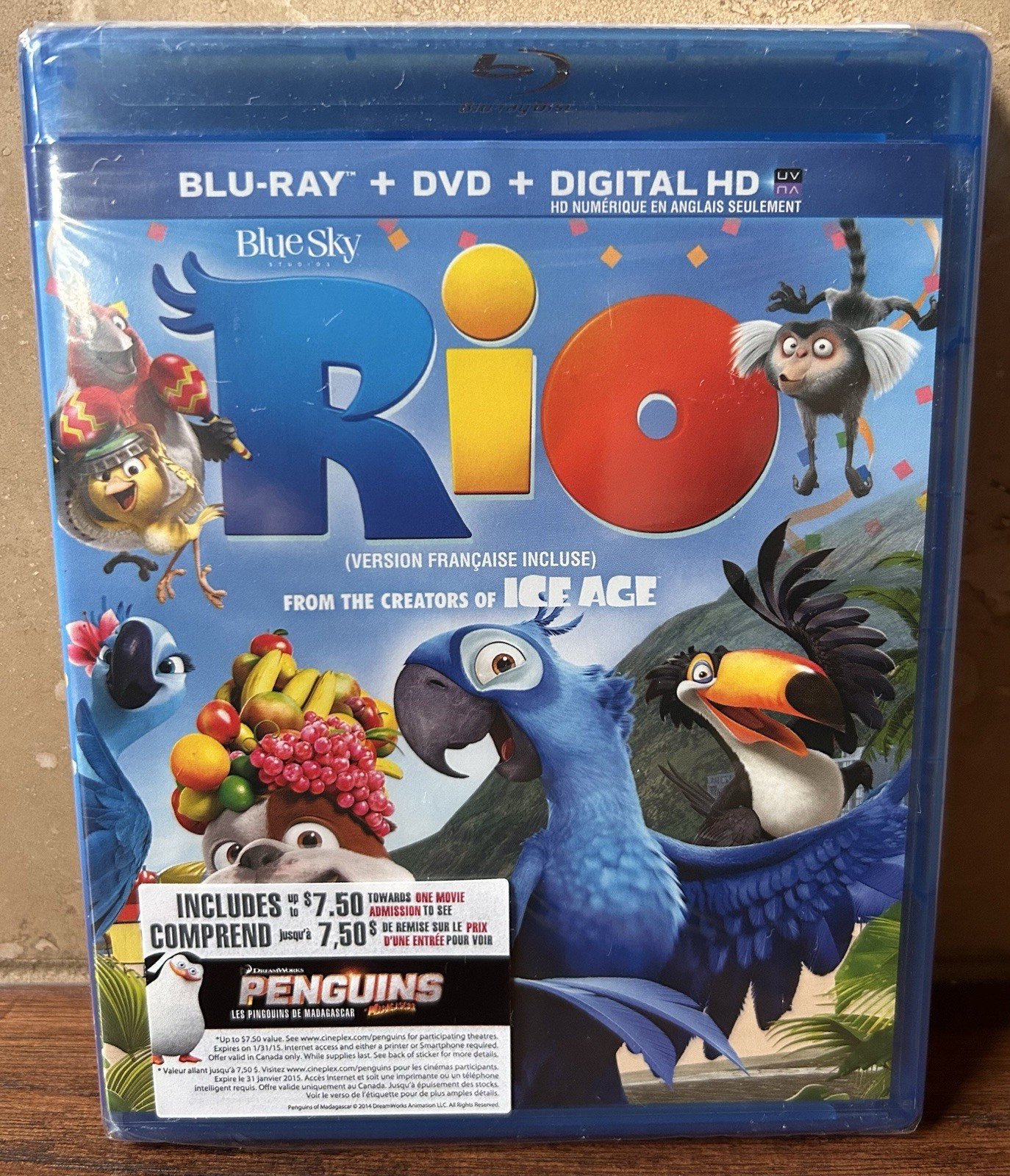 Rio (Blu-ray + DVD with Case) 2011.  Family Friendly. BRAND NEW IN SHRINKWRAP
